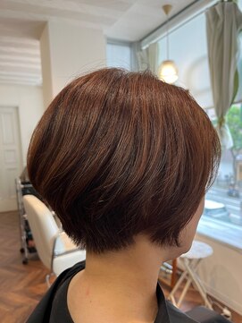 レリビー アウラ(LELiBE_'aula) 丸っこショート