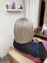 リングバイモアムー(Ring by Moremuu)&nbsp;ブリーチカラー　ホワイトベージュ