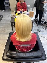 アウラ(aura)&nbsp;抜きっぱなしブロンド　ブロンド