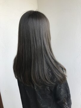 ムエール(mouair) うるツヤ上品な大人グレージュ/グレージュカラー