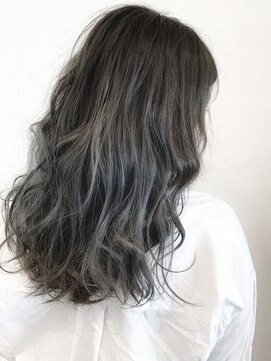 リトルカモジマ バイ ヴィーヴル(little kamojima by BIVRE) グレージュグラデーション × 透明感 by shiho