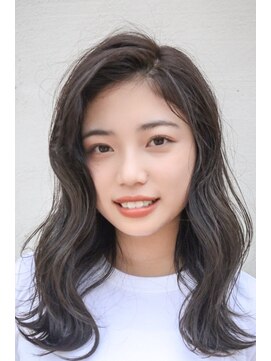 ララ(LALA) イルミナカラーでナチュラルアッシュ