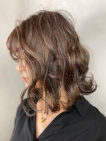 ラトリエ ブロカント 立川北口店(L'atelier BROCANTE)&nbsp;透明感 ベージュカラー マーメイドアッシュ 前下がり 外ハネ