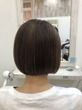 リーチェ(riche) ツヤツヤアッシュミニボブ