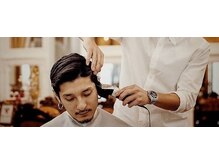 パーマ、カラー、フェードカットなどメンズヘアのハイデザインが得意