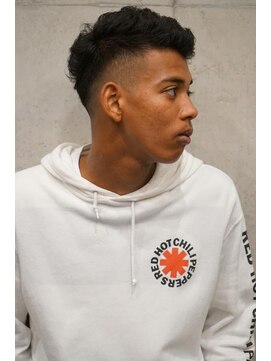 ワンワンオー バーバーショップ コンチネンタル(@110 BARBER SHOP continental) FADEカット