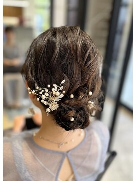 ニーイチイチ(211) シニヨン/お呼ばれヘア/ヘアセット