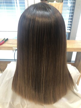 ヘアーアンドメイク アシュレ(Hair&Make assur'e) ツヤツヤストレート