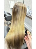 【朝乾かすだけでまとまる髪質に♪】ブリーチ縮毛矯正