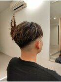 スッキリフェードと癖を活かした流しメンズショート