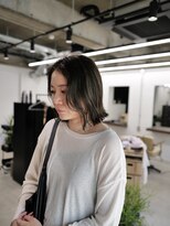 ダカー(dakah)&nbsp;透明感たっぷり暗髪スタイル