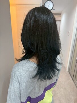 クイ(quii) レイヤーカット×ダークオリーブグレージュ