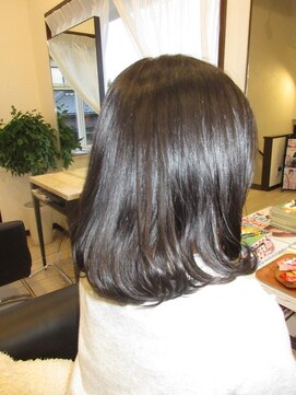 コアフィールフィス(COIFFURE fils) M3Dサラツヤミディアムロング