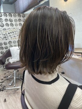 コワファーストナガサキシャンプーボーイ(COIFF1RST NAGASAKI SHAMPOO BOY) 小顔くびれ毛流れセミディ ミディアム