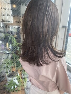 ベルベット(Velvet) セミロングレイヤー×透明感グレージュ