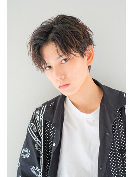 ガリカ 渋谷(Gallica) ツイストスパイラルセンターパート刈り上げ束感ショート