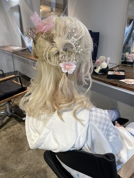 ザ オーダー(THE ORDER) ハートアレンジ/ハーフアップ/ホワイトブロンド/ハイトーン