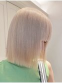 4945ミルクティーアッシュハイトーンカラー切りっぱなしボブ