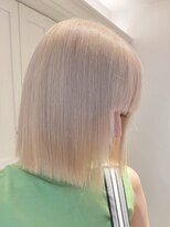 ベレーザ 渋谷(BELEZA)&nbsp;4945ミルクティーアッシュハイトーンカラー切りっぱなしボブ