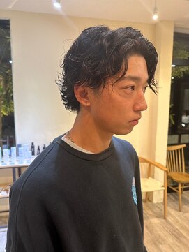 シフト(SHEEFT) メンズ センターパートサーフカール ウェット黒髪暗髪