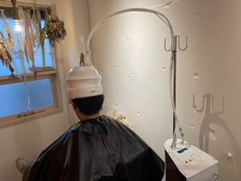 コチ(coti)の写真/【真空含浸法】という特殊な真空圧を使用し毛穴の汚れを除去！毛根に酸素を与えて頭皮の血流を改善します。