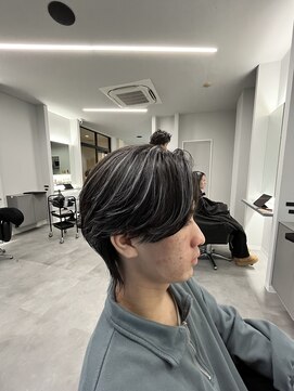 ナンバー 竪町(number+) ハイライトセンターパートメッシュダブルカラーツーブロック