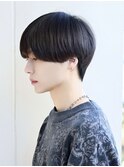 重めストレートヘア　マッシュショート