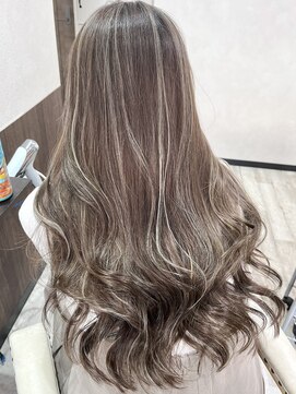 ベルヘアーデザイン 堺東(Belle hair Design) ハイライトレイヤーカット外国人風イルミナカラー20代30代40代