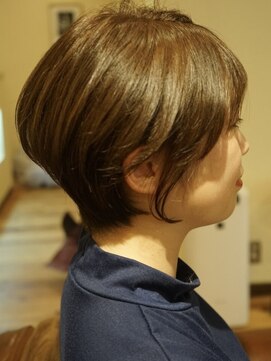 ヘアーグロウ 30代40代50代マッシュショート前髪ありショート丸みショート横浜