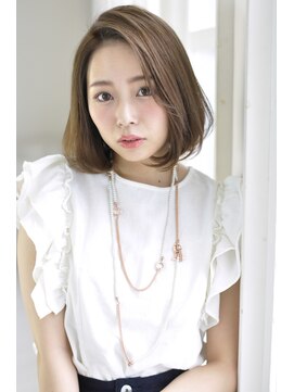 エルフォ(elfo) 【elfo】乙女感溢れる王道ボブはベージュカラーがおすすめ