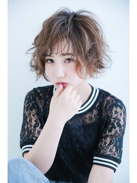 ニューヨークニューヨーク 梅田茶屋町店(NYNY) 外国人風ゆる巻きショートヘア