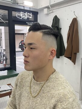 ウェルネス(Wellness) 七三スキンフェード