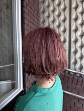 ワッカ(wacca) ミディアム　ブリーチ　ピンク　フラットボブ