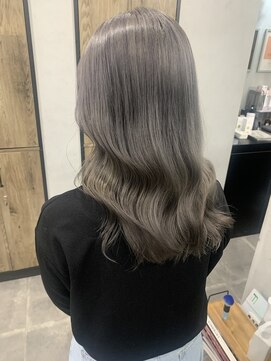 シャムオーツー 国分寺(CHAM:O2) シルバーグレージュ/ブリーチ2回/ロングヘア