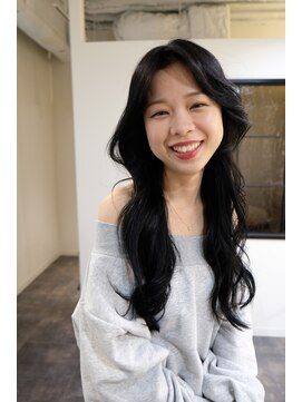 アテナ(ATENA) 韓国風レイヤーロングで叶える大人の美髪スタイル