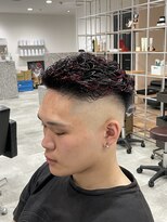 レボ 片町店(Revo)&nbsp;極道パーマ 赤メッシュ