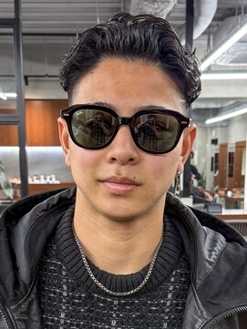 ニコ トウキョウ ロジック(nico TOKYO Logic) 極道パーマホワイトメッシュフェード短髪メンズ髪型