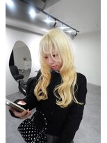 ワンズオゼ 渋谷(ONE's oze)&nbsp;ハイトーン/ダブルカラー/クラゲヘアー/オリーブグレー/小顔/