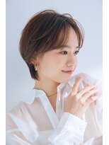 ミラバイケンジ 藤沢(Mira by KENJE)&nbsp;広がる髪を抑える丸みショート/30代/40代/50代[藤沢/ショート]