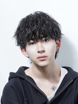 アルファ 新宿(alpha) フェザーパーマ/ブルーブラック/刈り上げセンターパート[新宿]