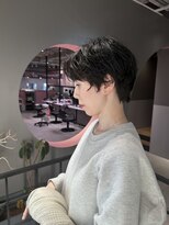 ユラリク 【刈谷】ウェットな質感で魅せる、大人の「暗髪ショートパーマ」