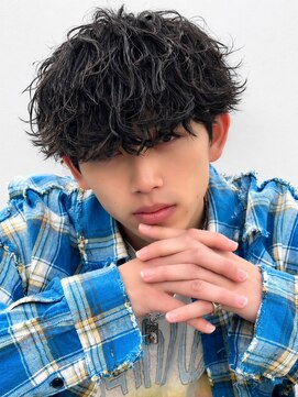 オム ブランシェ(HOMME BLANCHE’) 色気満載な波巻きシャドウパーマ