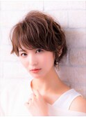毛先パーマの黒髪ウォーターフォールにことりベージュハイライト