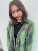 オリーブグレージュ