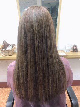 ヘアーメイク キキ(hair make KIKI)の写真/【岩塚駅徒歩１分】大人女性のお悩みに合わせた、あなただけのカラーをご提案！おしゃれな白髪染めも◎