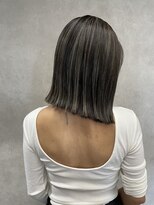 サニー 渋谷(SUNNY)&nbsp;バレイヤージュ、ハイライト、レイヤーロング、グレーベージュ