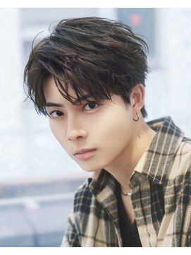 オーシャントーキョー シブヤジンナン(OCEAN TOKYO shibuya JINNAN) ツーブロック束感センターパート