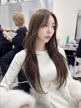 ロムーク 表参道(LOMKH) 甘めレイヤーカット×くすみベージュ