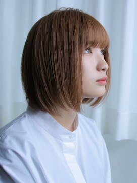 イル 大阪淀屋橋(i'll) ワンブリーチミルクティーベージュ前髪ありボブ