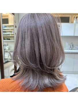 ハーツ(Heart's) ミディアムレイヤー×白髪ぼかしカラー